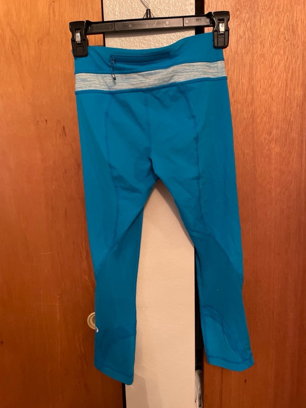 lululemon athletica Teal Capri Leggings with Light Gray Waistband